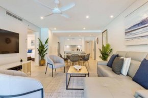 Sunny Swim-out Serenity with Direct Beach Access